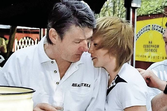 «Исцеляюсь потихоньку»: любовница Александра Абдулова Лариса Штейнман ушла в монастырь «Исцеляюсь потихоньку»: любовница Александра Абдулова Лариса Штейнман ушла в монастырь