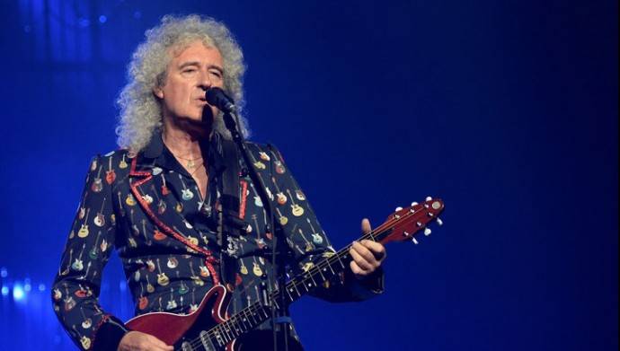 Гитарист группы Queen Брайан Мэй перенес сердечный приступ Гитарист группы Queen Брайан Мэй перенес сердечный приступ