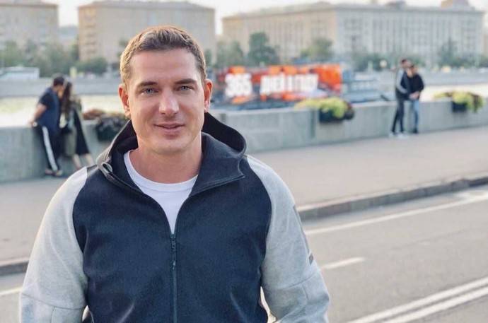 Курбан Омаров засветил свою новую возлюбленную Курбан Омаров засветил свою новую возлюбленную