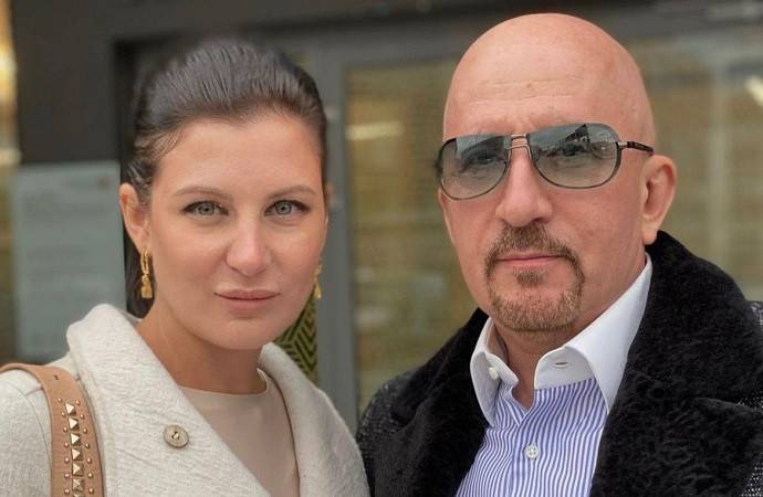 «Боль накрывает всего меня»: шансонье Жека впервые прокомментировал внезапную смерть 37-летней супруги «Боль накрывает всего меня»: шансонье Жека впервые прокомментировал внезапную смерть 37-летней супруги