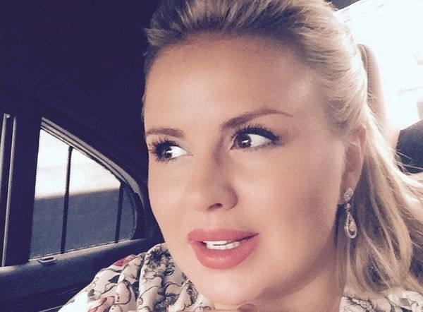 Анна Семенович приняла решение кардинально сменить имидж Анна Семенович приняла решение кардинально сменить имидж