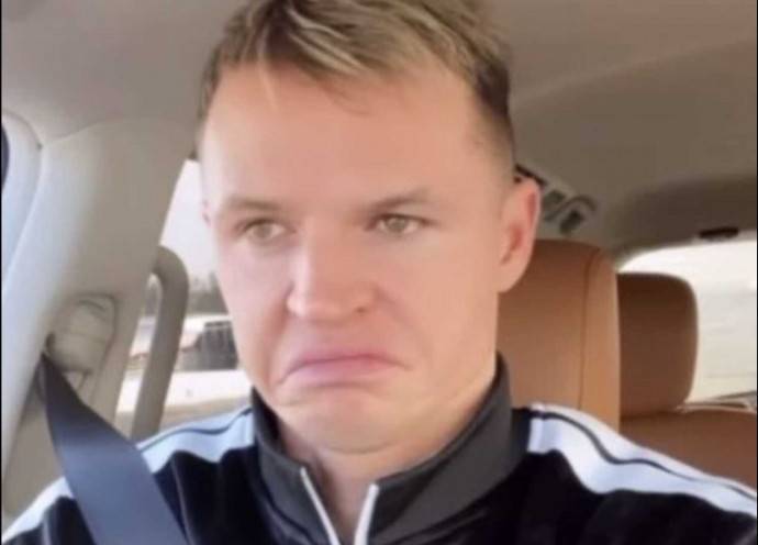 Дмитрий Тарасов официально завершил спортивную карьеру и намылился в шоу-бизнес Дмитрий Тарасов официально завершил спортивную карьеру и намылился в шоу-бизнес