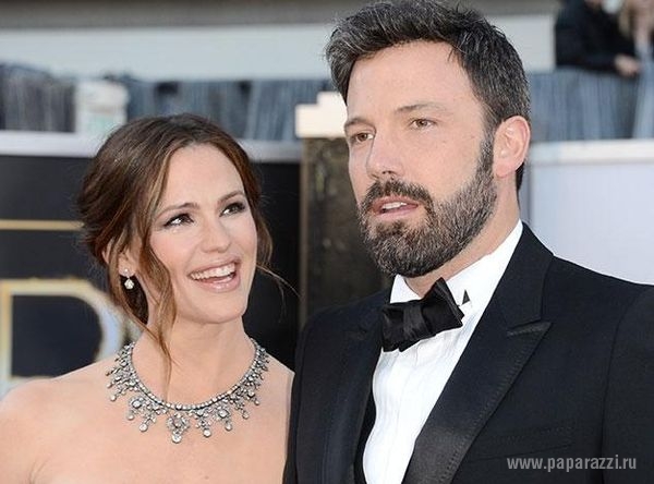 Бен Аффлек и Дженнифер Гарнер не торопятся официально разводиться Бен Аффлек и Дженнифер Гарнер не торопятся официально разводиться