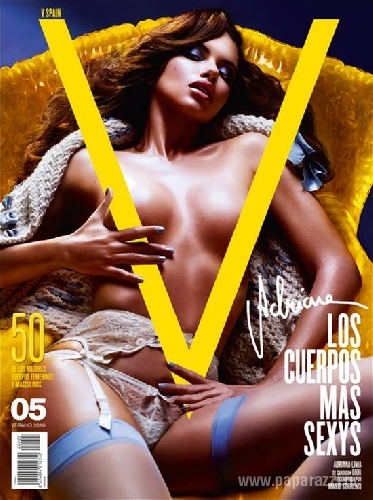 Адриана Лима с подружками снялась топлесс для V Magazine