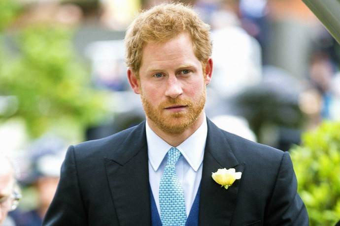 Британцы умоляют принца Гарри вернуться на родину из-за плохого самочувствия Елизаветы II