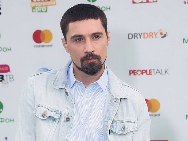 Дима Билан продолжает пытаться соблазнить поклонниц обнаженным торсом Дима Билан продолжает пытаться соблазнить поклонниц обнаженным торсом