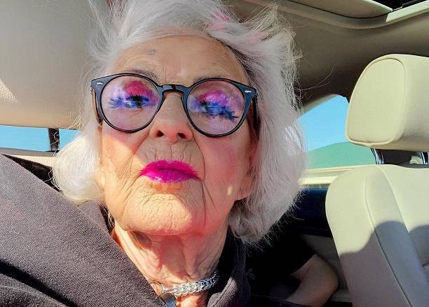90-летняя Бадди Винкл устроила эротическую фотосессию 90-летняя Бадди Винкл устроила эротическую фотосессию
