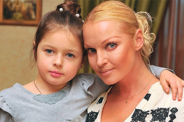 Анастасия Волочкова решила изменить образ своей дочери