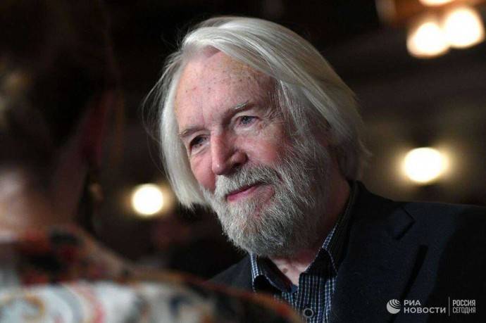88-летний Станислав Любшин госпитализирован сразу после спектакля 88-летний Станислав Любшин госпитализирован сразу после спектакля