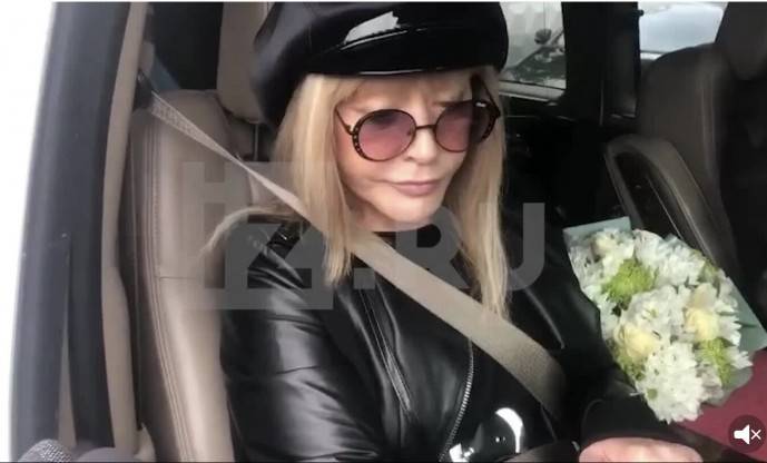 «Морду набить одному человеку…»: Алла Пугачева озвучила свои ближайшие планы «Морду набить одному человеку…»: Алла Пугачева озвучила свои ближайшие планы