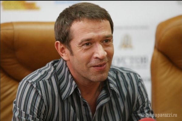 Владимир Машков закрутил роман с юной актрисой Владимир Машков закрутил роман с юной актрисой