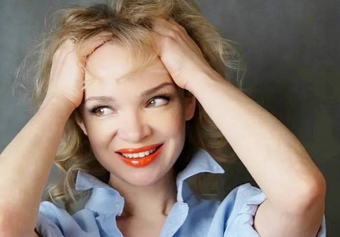 "Статуэтка": 42-летняя Виталина Цымбалюк-Романовская показала фигуру в старомодном купальнике "Статуэтка": 42-летняя Виталина Цымбалюк-Романовская показала фигуру в старомодном купальнике