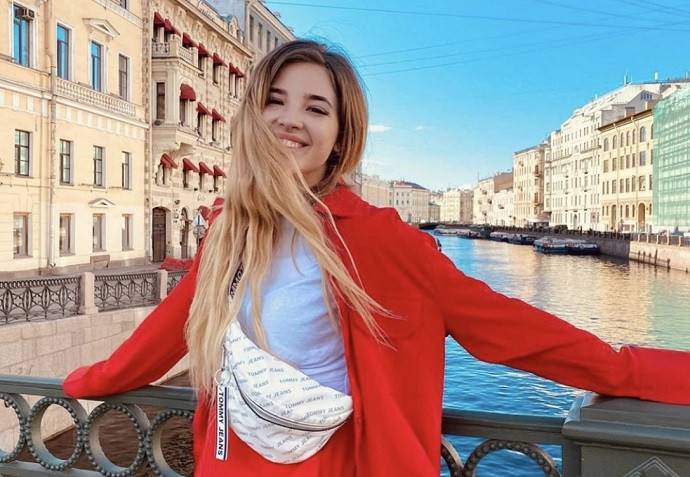 Аня Покров наведалась в налоговую. Как дела у Оксаны Самойловой, Лерчек, Блиновской и других инфоцыган Аня Покров наведалась в налоговую. Как дела у Оксаны Самойловой, Лерчек, Блиновской и других инфоцыган