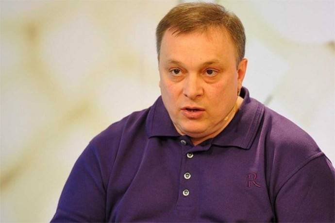 «Занималась в кабаках черт знает чем»: Андрей Разин ответил на критику Лаймы Вайкуле «Занималась в кабаках черт знает чем»: Андрей Разин ответил на критику Лаймы Вайкуле