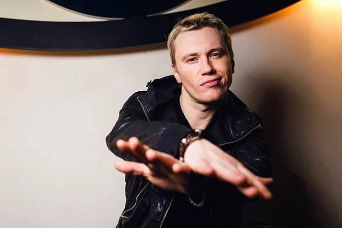 «Папа повлиял»: Антон Зацепин вспомнил, как его бесила и раздражала Алекса на «Фабрике звезд» «Папа повлиял»: Антон Зацепин вспомнил, как его бесила и раздражала Алекса на «Фабрике звезд»
