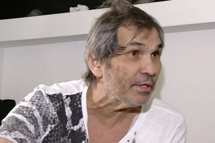 "Либо избили, либо сбросили с лестницы": на Бари Алибасова совершено покушение "Либо избили, либо сбросили с лестницы": на Бари Алибасова совершено покушение