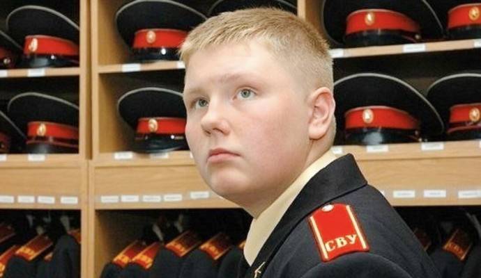 «Ещё и пил»: как сейчас выглядит актер Павел Бессонов, сыгравший пухлощёкого Степана Перепечко в сериале «Кадетство» «Ещё и пил»: как сейчас выглядит актер Павел Бессонов, сыгравший пухлощёкого Степана Перепечко в сериале «Кадетство»