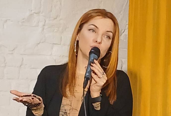 «Тратить миллионы на пятнадцатую сумочку — это дикость»: Елизавета Петрова рассказала о тайной благотворительности, помощи фронту и отношениях с сельскими батюшками «Тратить миллионы на пятнадцатую сумочку — это дикость»: Елизавета Петрова рассказала о тайной благотворительности, помощи фронту и отношениях с сельскими батюшками