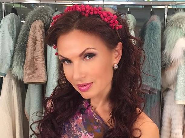 Эвелина Бледанс смело продемонстрировала свою естественную внешность Эвелина Бледанс смело продемонстрировала свою естественную внешность