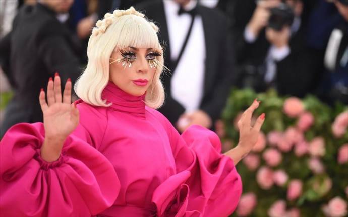 "Наша лучше!": Леди Гага предстала в образе Аллы Пугачевой