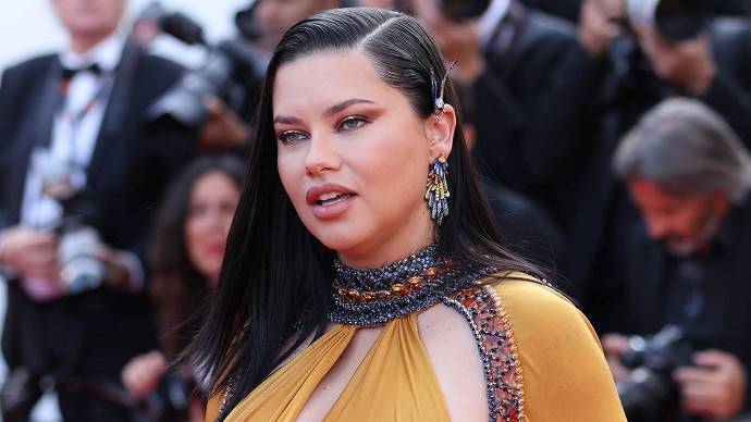 Бывший «ангел» Victoria's Secret Адриана Лима вновь сотрудничает с брендом Бывший «ангел» Victoria's Secret Адриана Лима вновь сотрудничает с брендом
