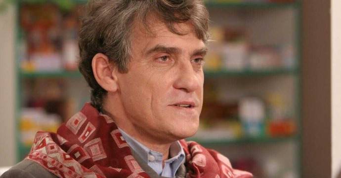 Актёр Валерий Гаркалин, попав в больницу, находится в тяжёлом состоянии Актёр Валерий Гаркалин, попав в больницу, находится в тяжёлом состоянии