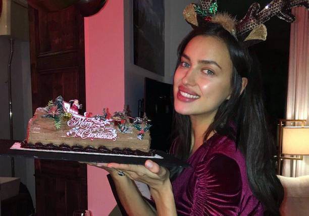 Надев пляжные наряды, Ирина Шейк снялась в фотосессии для Vogue Надев пляжные наряды, Ирина Шейк снялась в фотосессии для Vogue