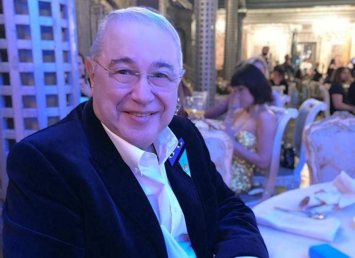 Евгений Петросян попал в Книгу рекордов России Евгений Петросян попал в Книгу рекордов России