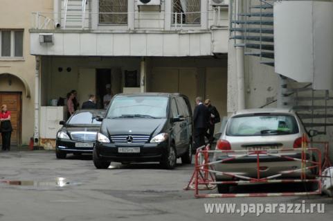 Мадонна съехала с отеля через задний выход Мадонна съехала с отеля через задний выход