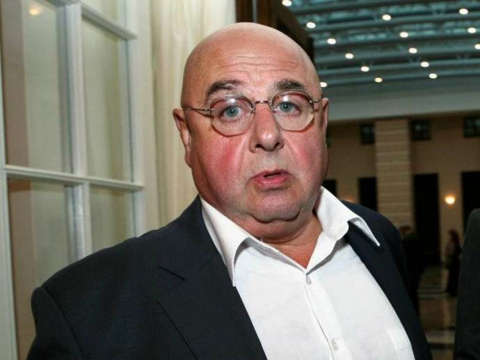Актер Владимир Долинский призвал семью погибшего "не добивать" Михаила Ефремова Актер Владимир Долинский призвал семью погибшего "не добивать" Михаила Ефремова