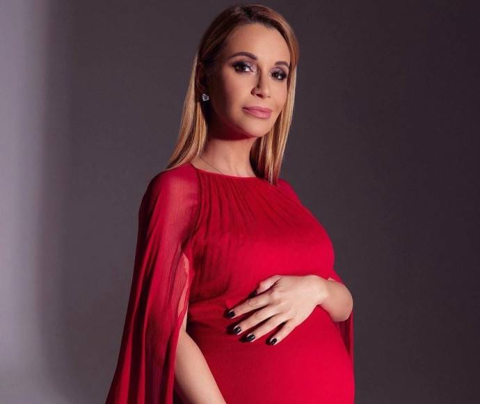 "Кольца не налезают": Ольга Орлова рассказала, сколько набрала за время беременности
