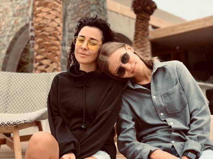 Солистка группы "2Маши" Мария Шейх родила первенца Солистка группы "2Маши" Мария Шейх родила первенца