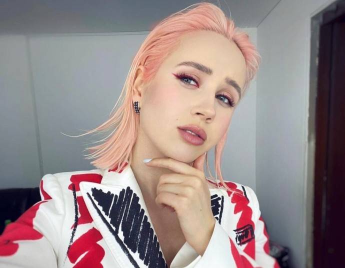 Клава Кока опубликовала снимок под капельницей Клава Кока опубликовала снимок под капельницей