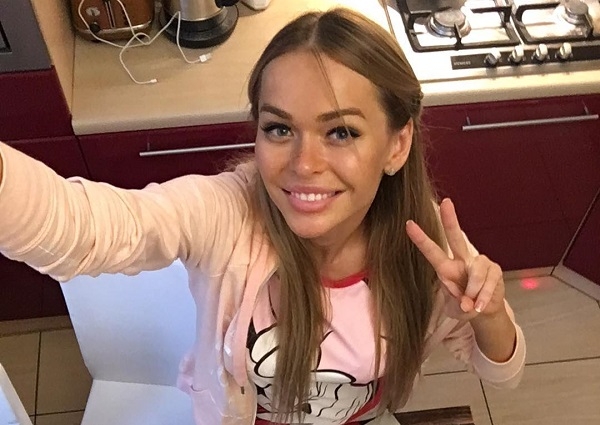Анна Хилькевич на камеру съела средство для депиляции (видео) Анна Хилькевич на камеру съела средство для депиляции (видео)