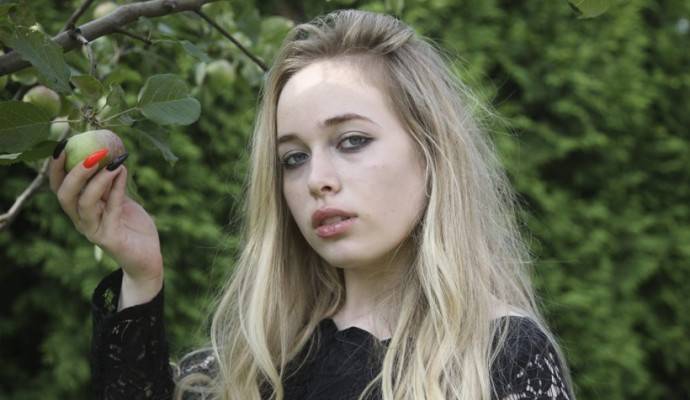 Елена Арутюнова рассказала о проблемах подростков в своей книге Елена Арутюнова рассказала о проблемах подростков в своей книге