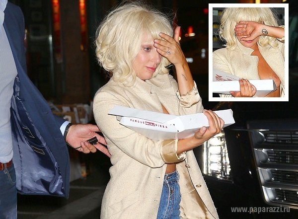 Голая Леди Гага шокировала своим поведением на улице