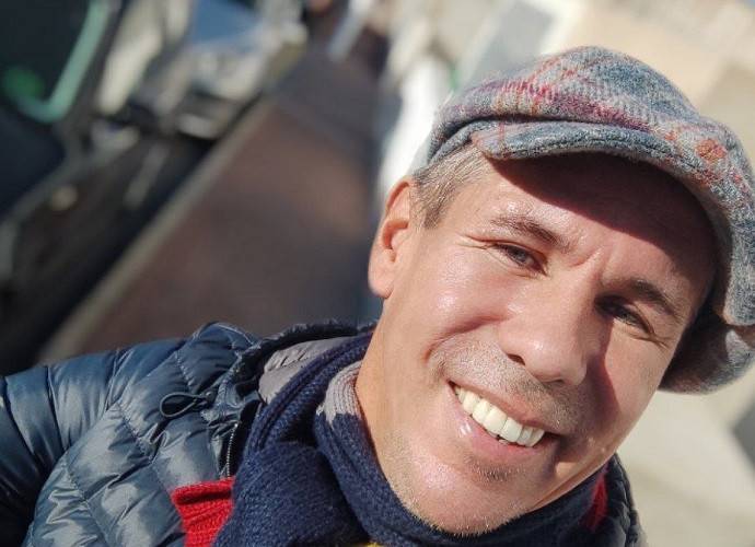 Голый Алексей Панин в окружении обнаженных женщин показал, как хорошо ему живется в Испании Голый Алексей Панин в окружении обнаженных женщин показал, как хорошо ему живется в Испании