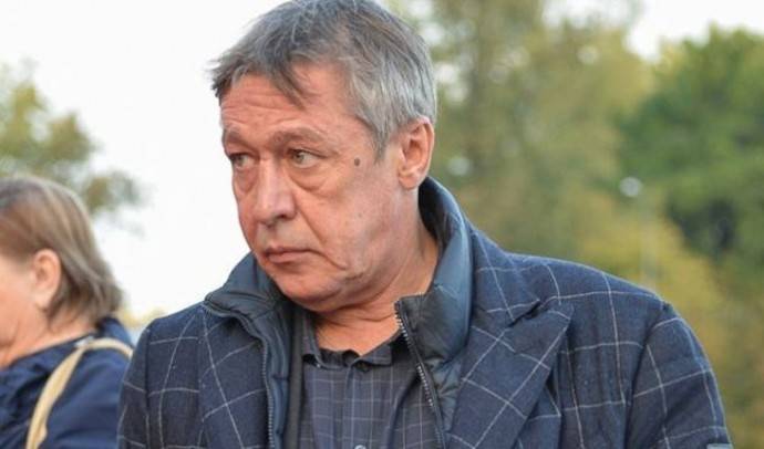 "Ущерб составил 365 тысяч рублей": Михаил Ефремов и его любовница привели в плачевное состояние съемную квартиру "Ущерб составил 365 тысяч рублей": Михаил Ефремов и его любовница привели в плачевное состояние съемную квартиру