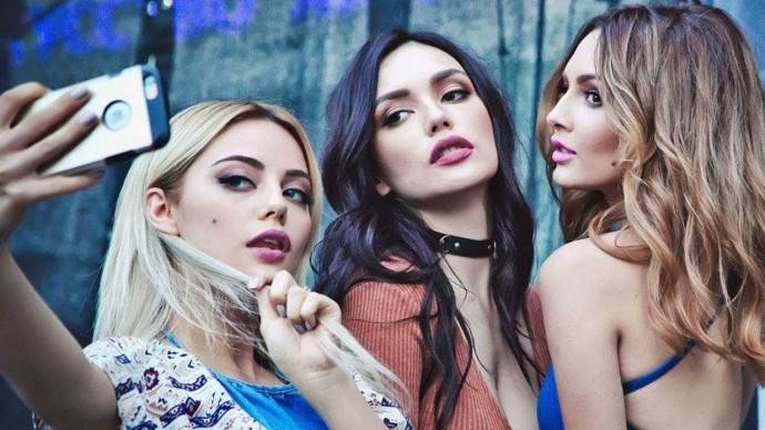 Экс-солистка группы SEREBRO Катя Кищук родила первенца