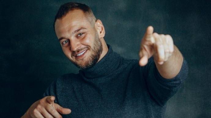 Актер сериала "Кухня" Кирилл Мелехов задержан за избиение участника "Дом-2"

