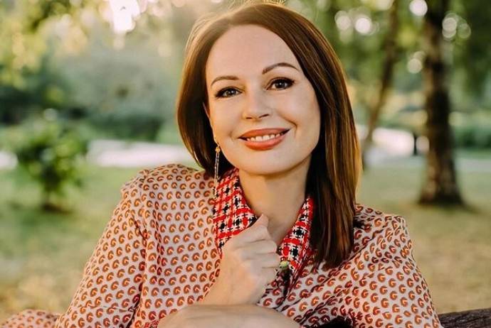 Ирина Безрукова повторила образ Орнеллы Мути Ирина Безрукова повторила образ Орнеллы Мути