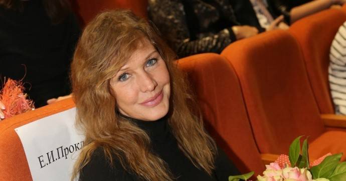 Елена Проклова высказалась о болезни Михаила Ефремова Елена Проклова высказалась о болезни Михаила Ефремова