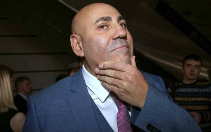 Иосиф Пригожин заступился за сбежавшую на Мальту Светлану Лободу Иосиф Пригожин заступился за сбежавшую на Мальту Светлану Лободу