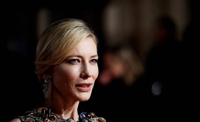 "Дорого-богато": ТОП-10 самых дорогих платьев голливудских звезд на красной дорожке "Оскара" за всю историю
