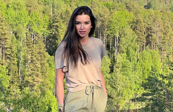 Ксения Бородин резко отреагировала на замечание о своей фигуре. Топ фото ведущей в купальнике
Ксения Бородин резко отреагировала на замечание о своей фигуре. Топ фото ведущей в купальнике