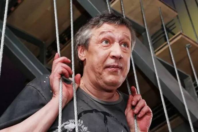 Михаил Ефремов передумал выходить из тюрьмы