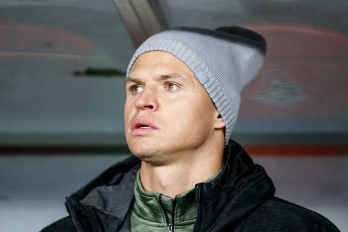 Похоронив футбольную карьеру, Дмитрий Тарасов решил взяться за бывшую жену Похоронив футбольную карьеру, Дмитрий Тарасов решил взяться за бывшую жену