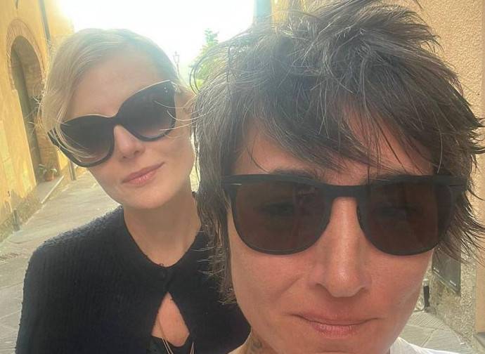 Земфира* и Рената Литвинова расстались, а недавний погром в Казахстане стал следствием этого события Земфира* и Рената Литвинова расстались, а недавний погром в Казахстане стал следствием этого события