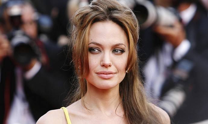 Анджелина Джоли планирует переезд из США