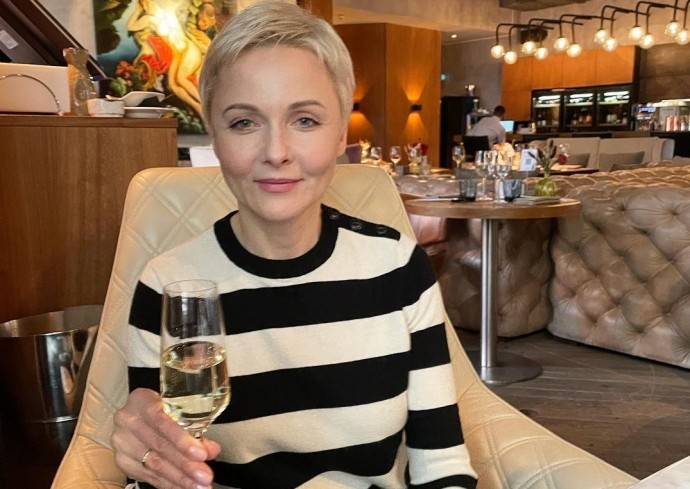 48-летняя Дарья Повереннова вышла замуж за вдовца-миллионера 48-летняя Дарья Повереннова вышла замуж за вдовца-миллионера